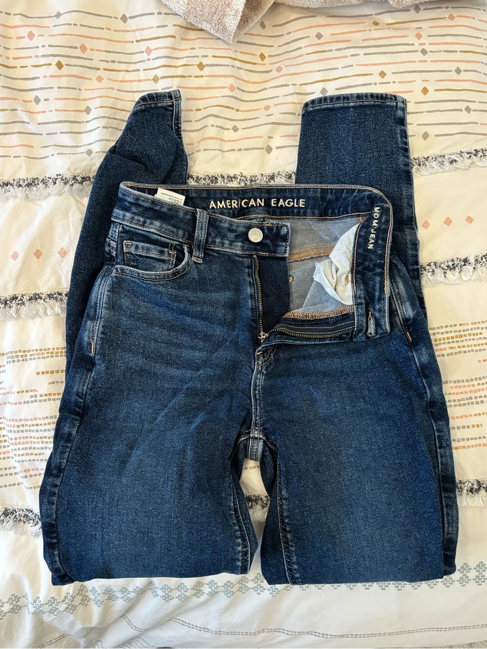 American Eagle Outfitters Women's Dark Blue mom jean